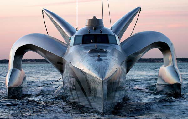 Earthrace ecoboot op biodiesel biobrandstof speedboot snelheidsrecord om de wereld