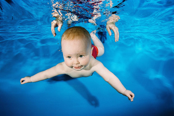 اطفال تحت الماء GD3984317@Water-Babies---pics-s-550
