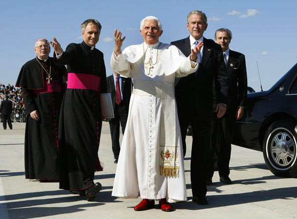 Pope Benedict XVI arrives in the US