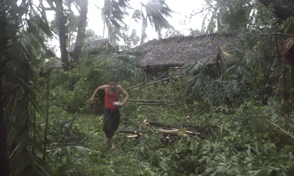 Cyclone Nargis hits Burma