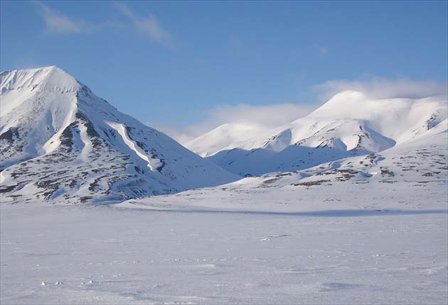 http://image.guim.co.uk/Travel/gallery/2007/apr/27/green.climatechange/Arctic-desert-terrain-1642.jpg