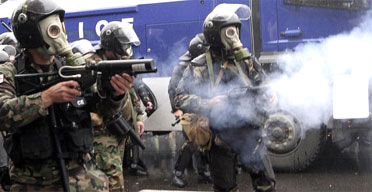 Polis och milit�r mot demonstrationerna i Tbilisi