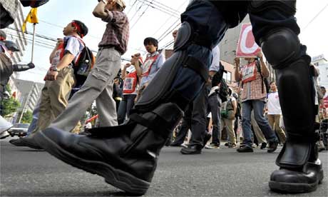 Protests smothered as leaders arrive for G8 summit in Japan gee460