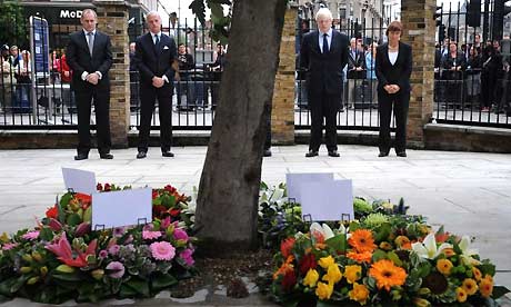 "Thousands" gather to mark three years since 7/7 London bombings